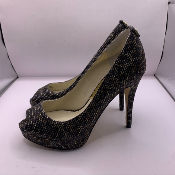 MICHAEL Michael Kors Shoes - Michael Michael Kors Erika Glitter Platform Heels size 5 NWOB